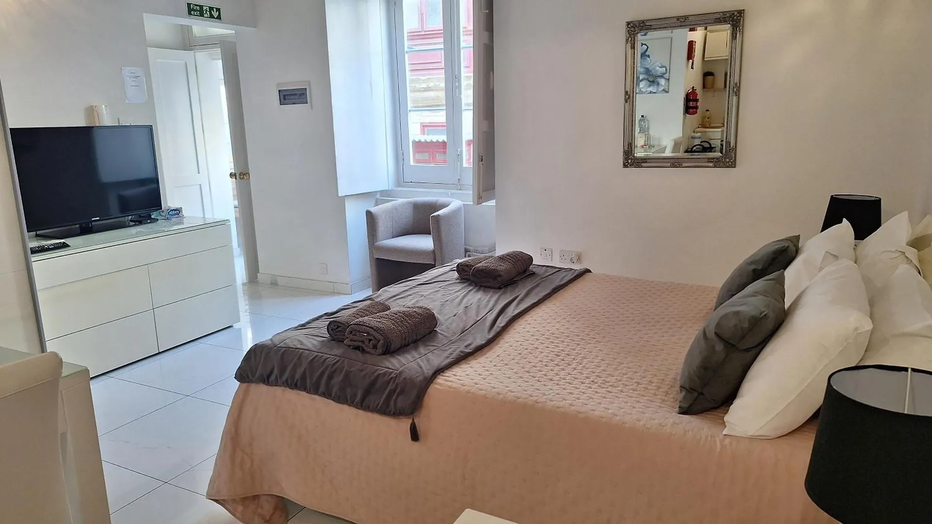 Spqr Studios Valletta Apartment